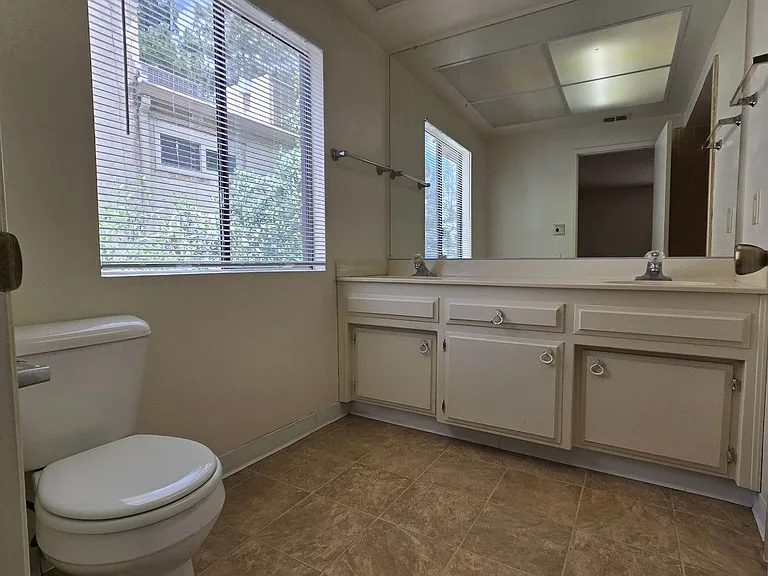 4147 Pinewood Lake Dr — Photo 23