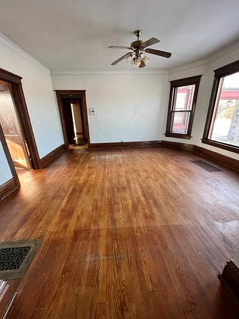 Building Photo - 1639 Knapp St