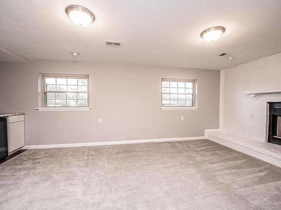 4th image of 332 E Tiverton Way