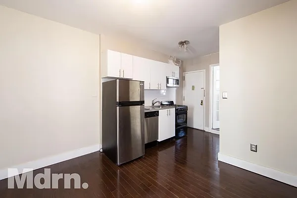 Rented by Mdrn Residential | media 14