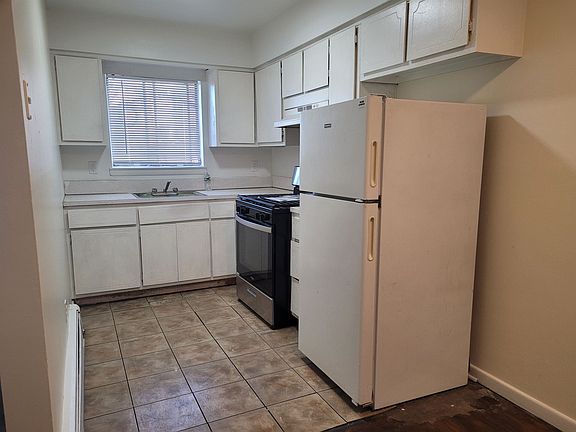 3rd image of 15 Reserve Ave Floor 2
