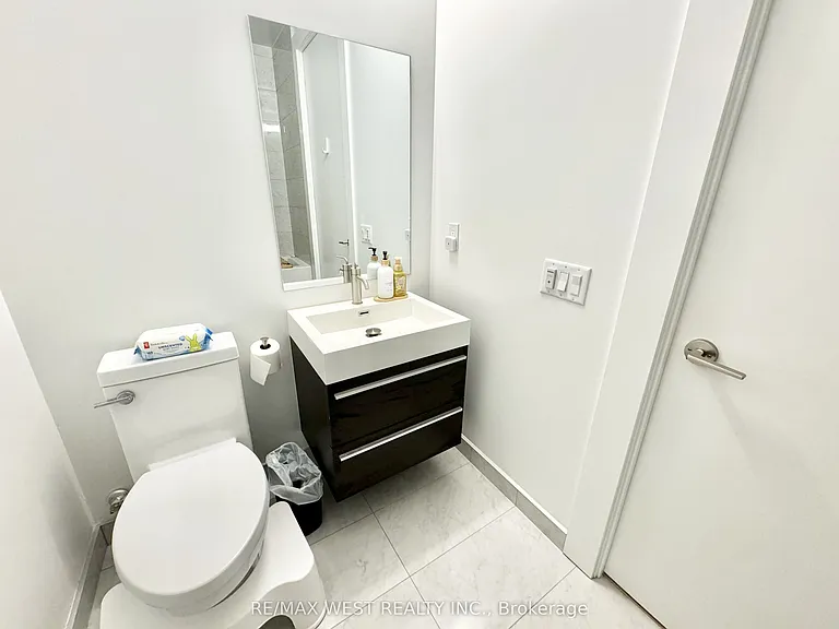 39 Roehampton Ave #4603 — Photo 33