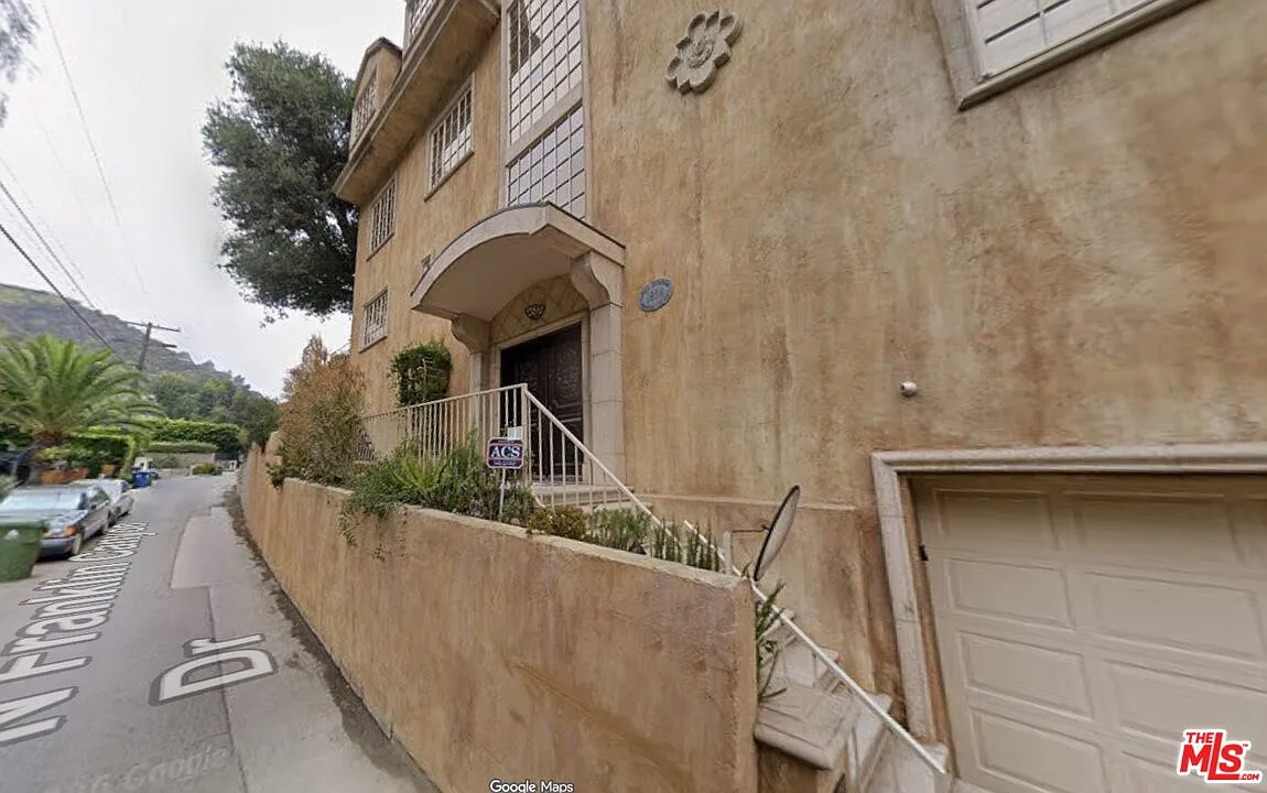 4 bed, 3.0 bath, 4335 sqft, $10,500 — Photo 1