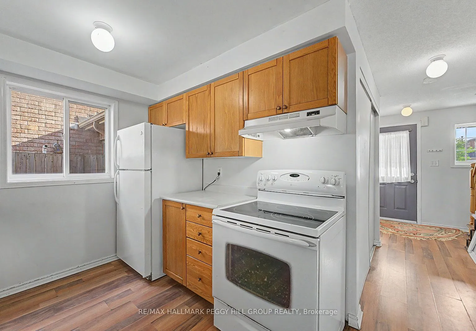 4 bed, $2,350 — Photo 3
