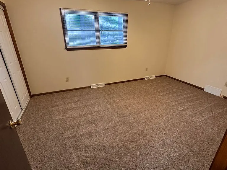 103 Hazel St — Photo 11