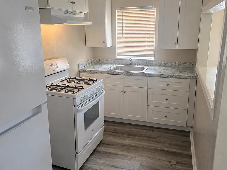 2553 Lexington St #C — Photo 5