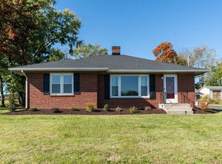377 Frontier Dr, Staunton, VA 24401