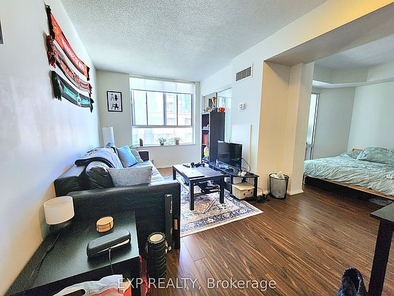3rd image of 711 Bay St #1421
