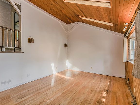 5th image of 144 W 15th St