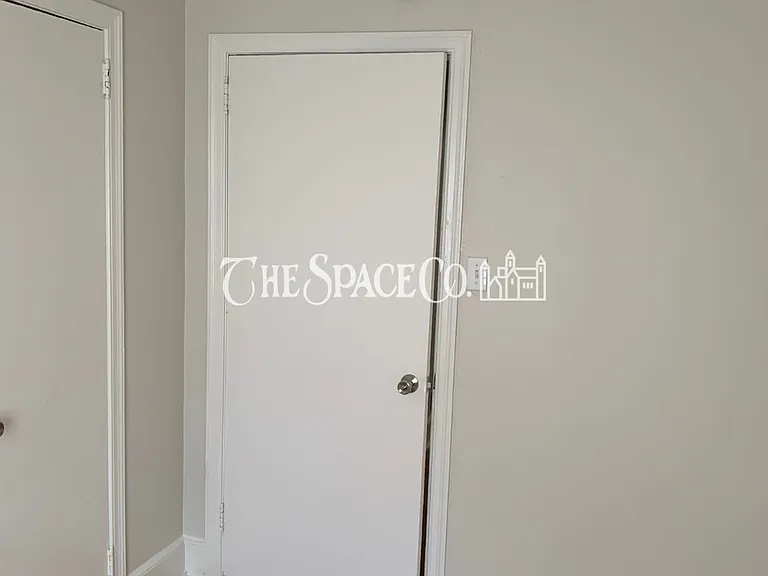 833 Locust St — Photo 6