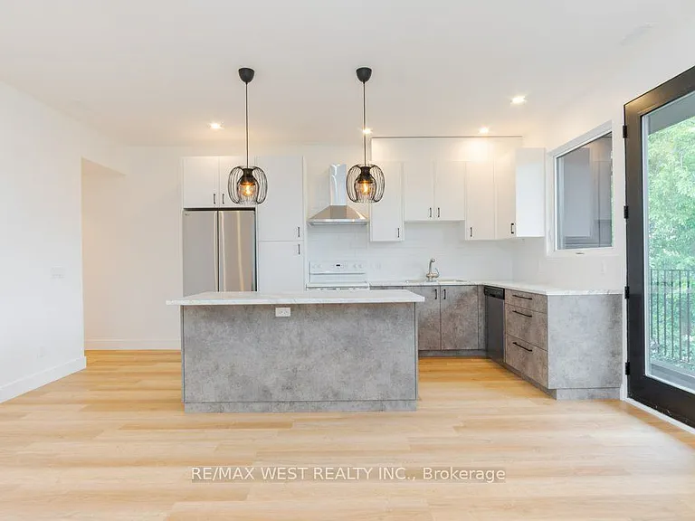 63 Lonborough Ave — Photo 3