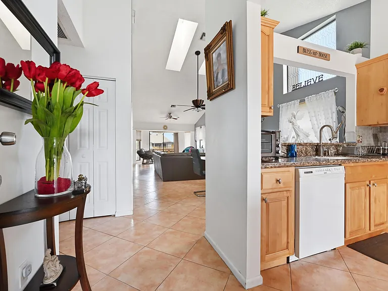 1012 Landings Blvd — Photo 5
