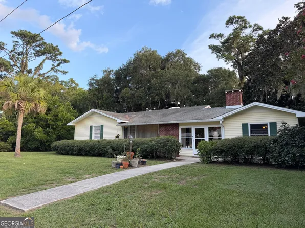 809 Fort King George Dr, Darien, GA 31305