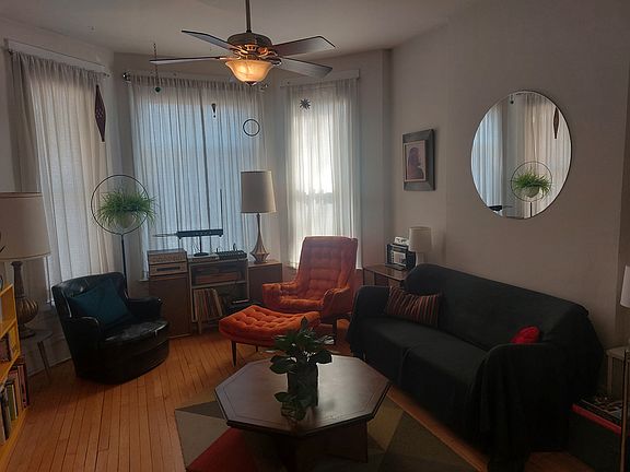 4th image of 2516 N Artesian Ave APT 1F