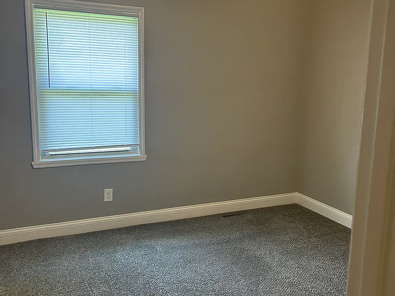 609 Wagonwheel Rd — Photo 8