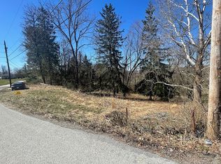 80 Highland Dr, California, PA 15419