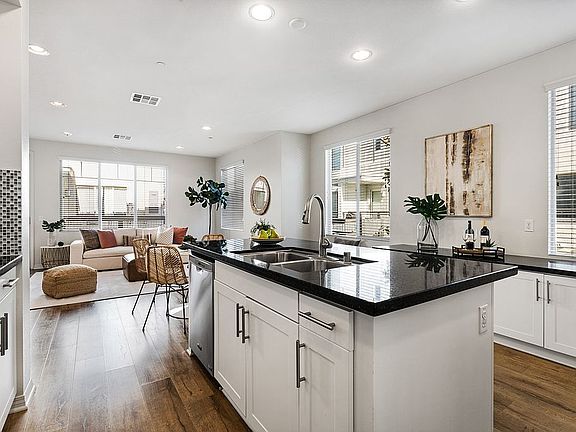 4th image of 5553 Coral Dr Unit 101