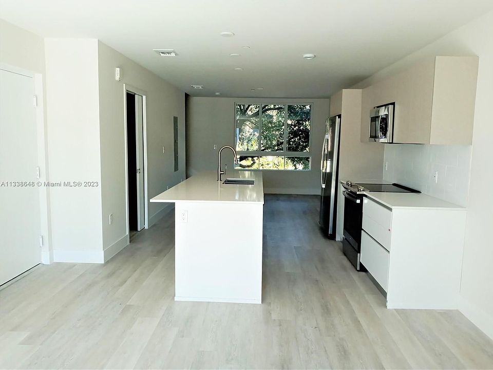 1st image of 2555 193rd St #2218