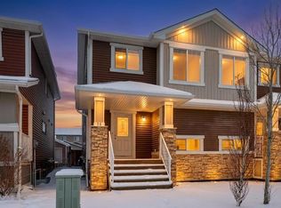16 S Fireside Way, Cochrane, AB T4C 0R1