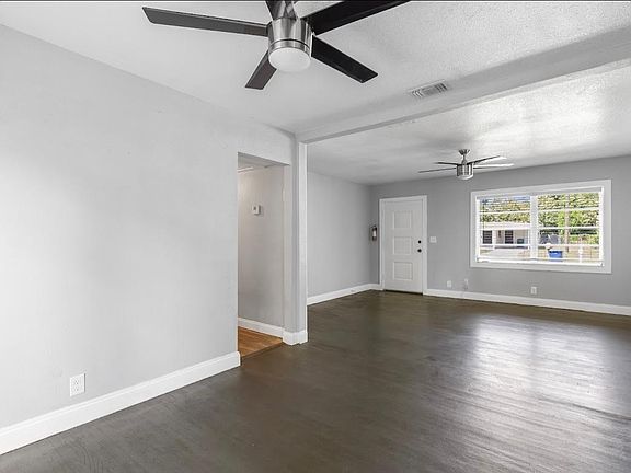 5th image of 2714 W Grace St