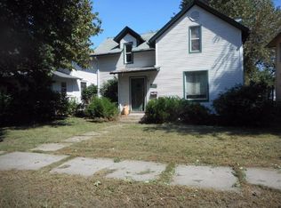 718 N 9th St, Beatrice, NE 68310