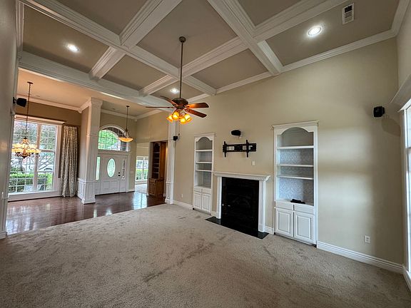 3rd image of 407 Lyndal Ln