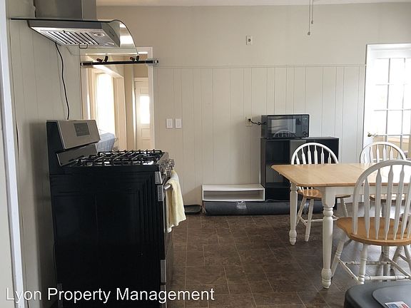 4th image of 129 Sandringham Ave Fl 2nd