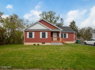 27 Edward St, Cohoes, NY 12047