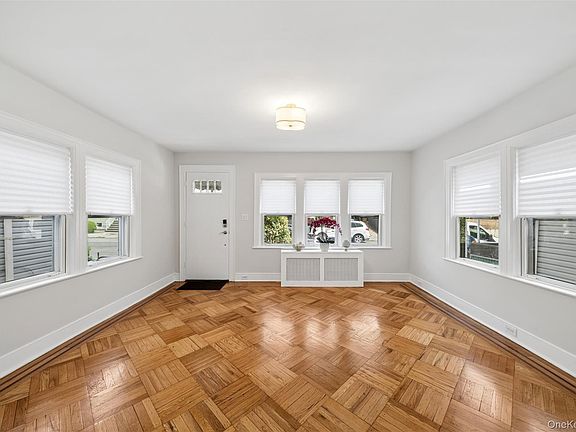 3rd image of 119-32 27th Avenue