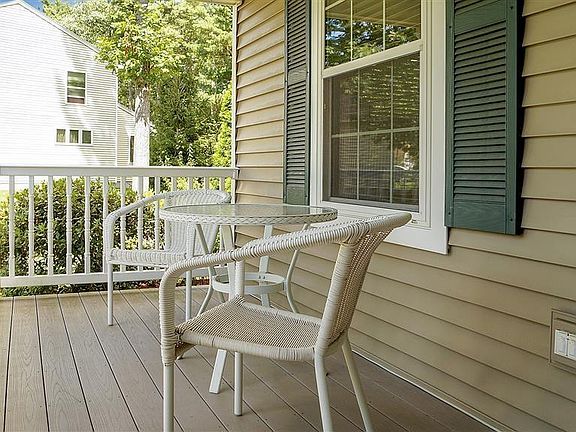 5th image of 15 Heritage Drive #4
