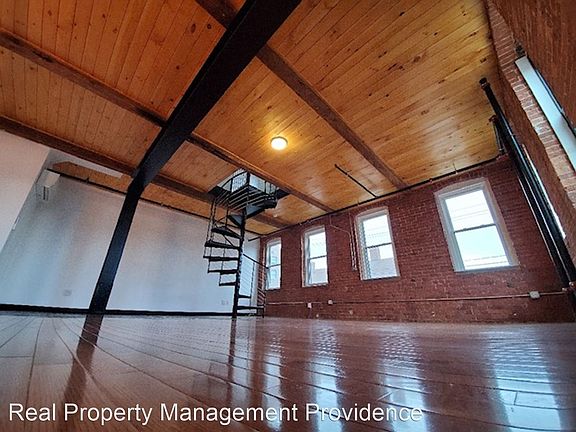 2nd image of 548 Roosevelt Ave APT 13