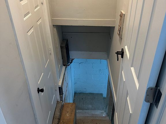 3rd image of 1826 Mansfield St