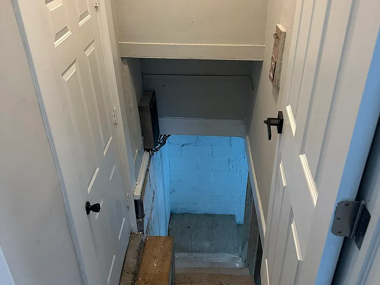 1826 Mansfield St — Photo 3