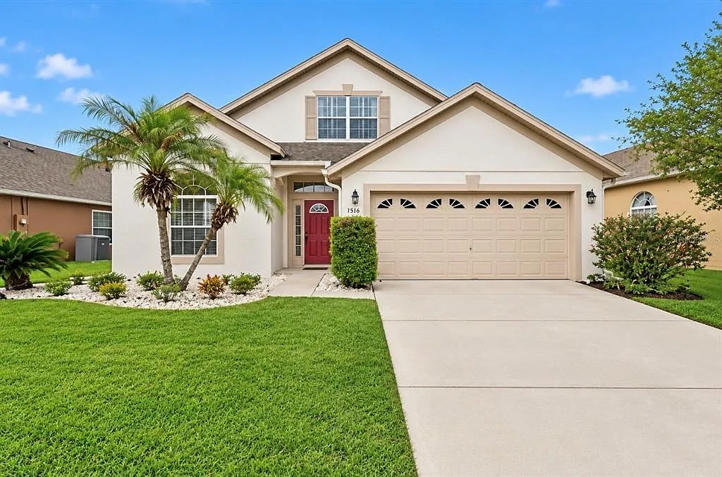 4 bed, 2.5 bath, 2371 sqft, $2,950 — Photo 1