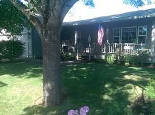 887 S 46th St, Springfield, OR 97478