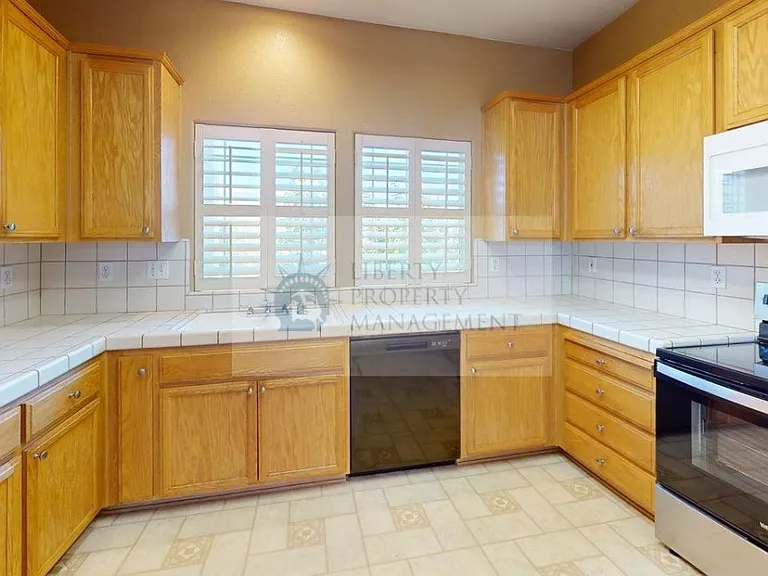808 Boyd Dr — Photo 7
