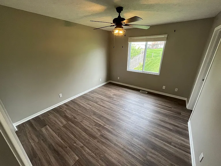 2704 Mesa St — Photo 3