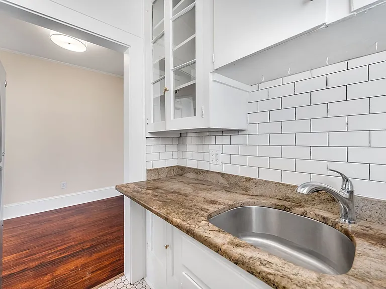 2115 W Hills Ave — Photo 41