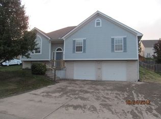 800 SW Brome Dr, Grain Valley, MO 64029