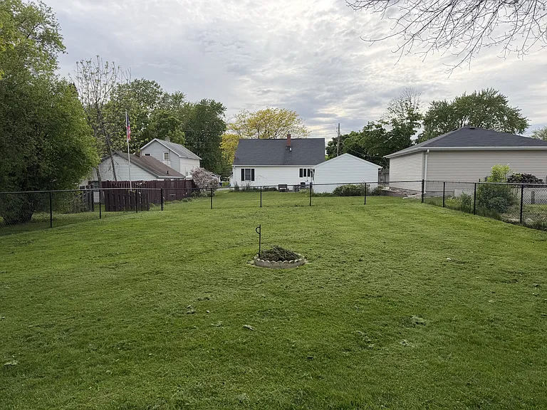 605 Van Buren St — Photo 20