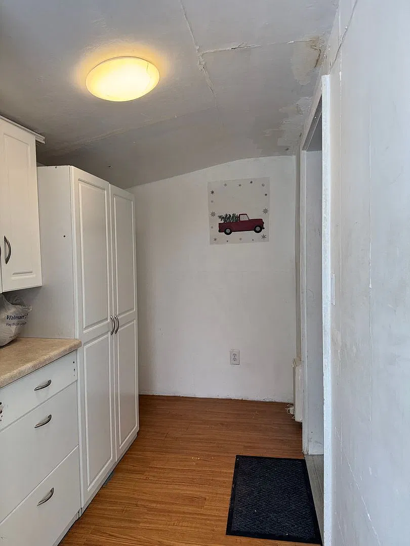Charming Alaskan Home: 1 Bed + Loft Pet Friendly! — Photo 3