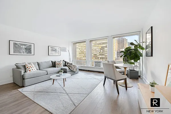 Rented by R New York | media 19