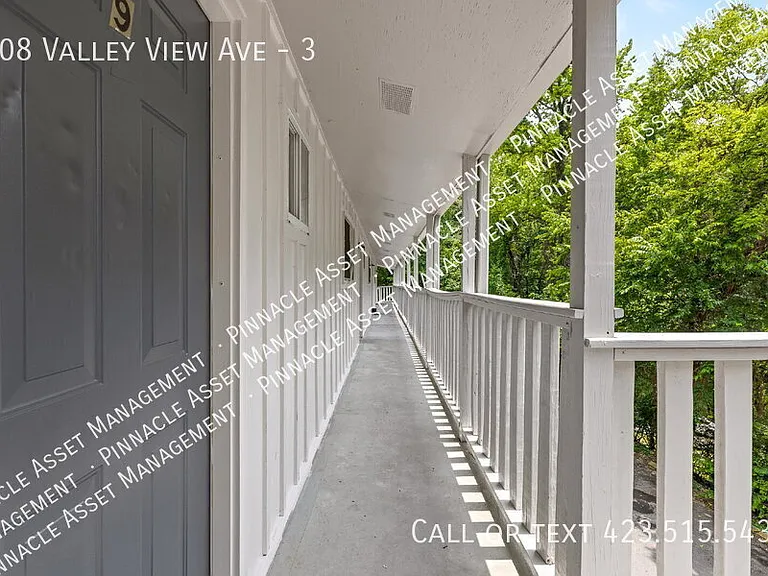 208 Valley View Ave #3 — Photo 36