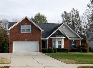 3422 Fairfax Woods Dr, Matthews, NC 28105