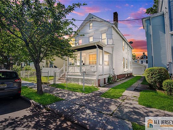 2nd image of 216 Handy St