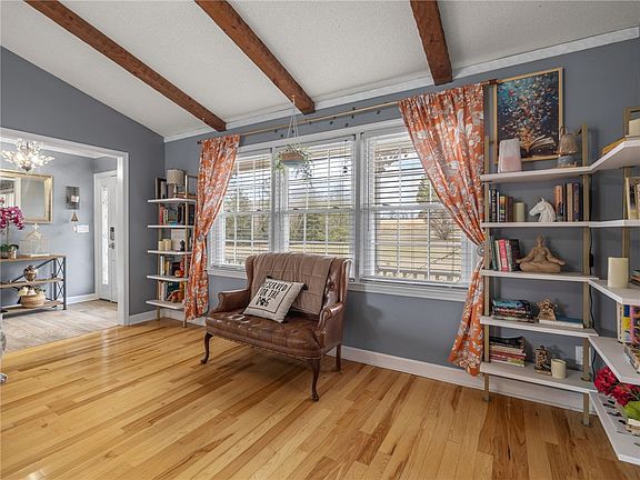 4th image of 616 Leatherdale Rd