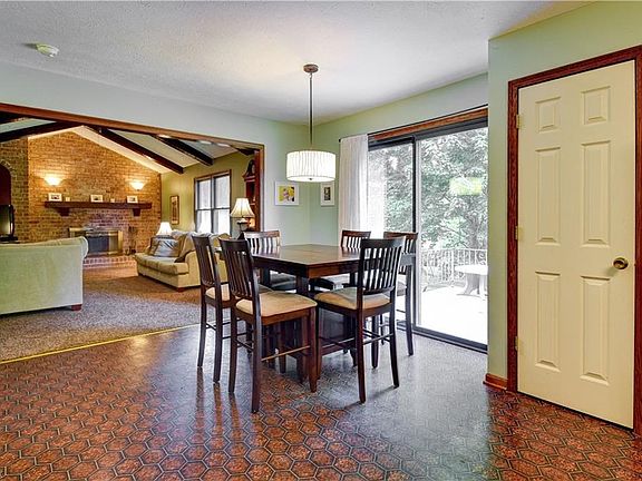 5th image of 53 Sugar Cane Dr