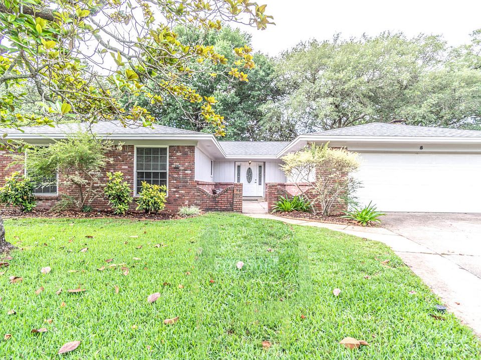 1st image of 5 Greenwood Cir