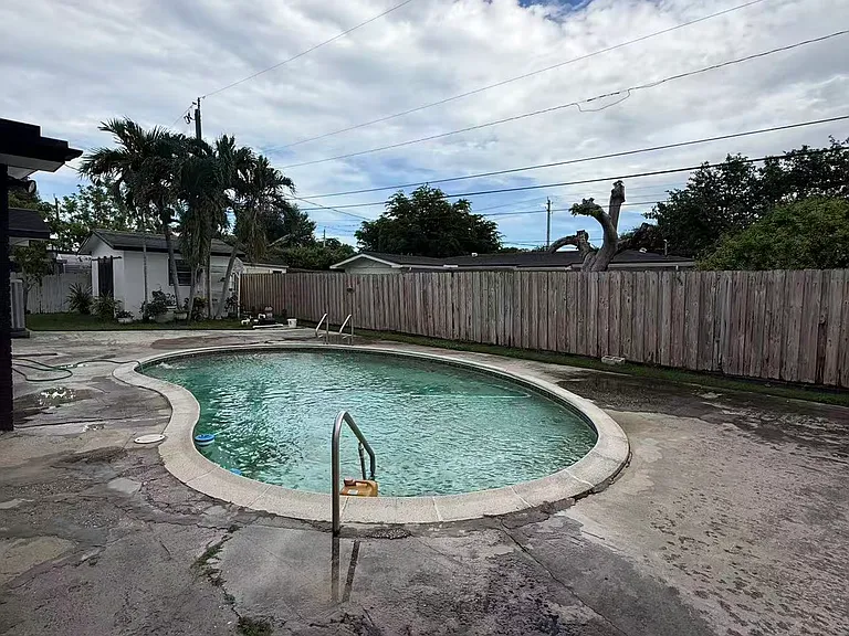 10020 SW 83rd St — Photo 37
