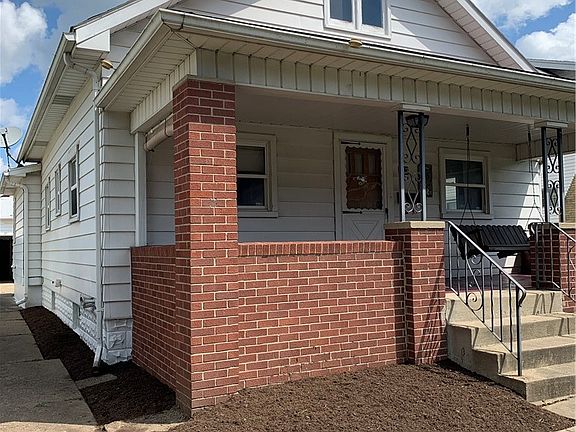 3rd image of 743 Ray Ave NW